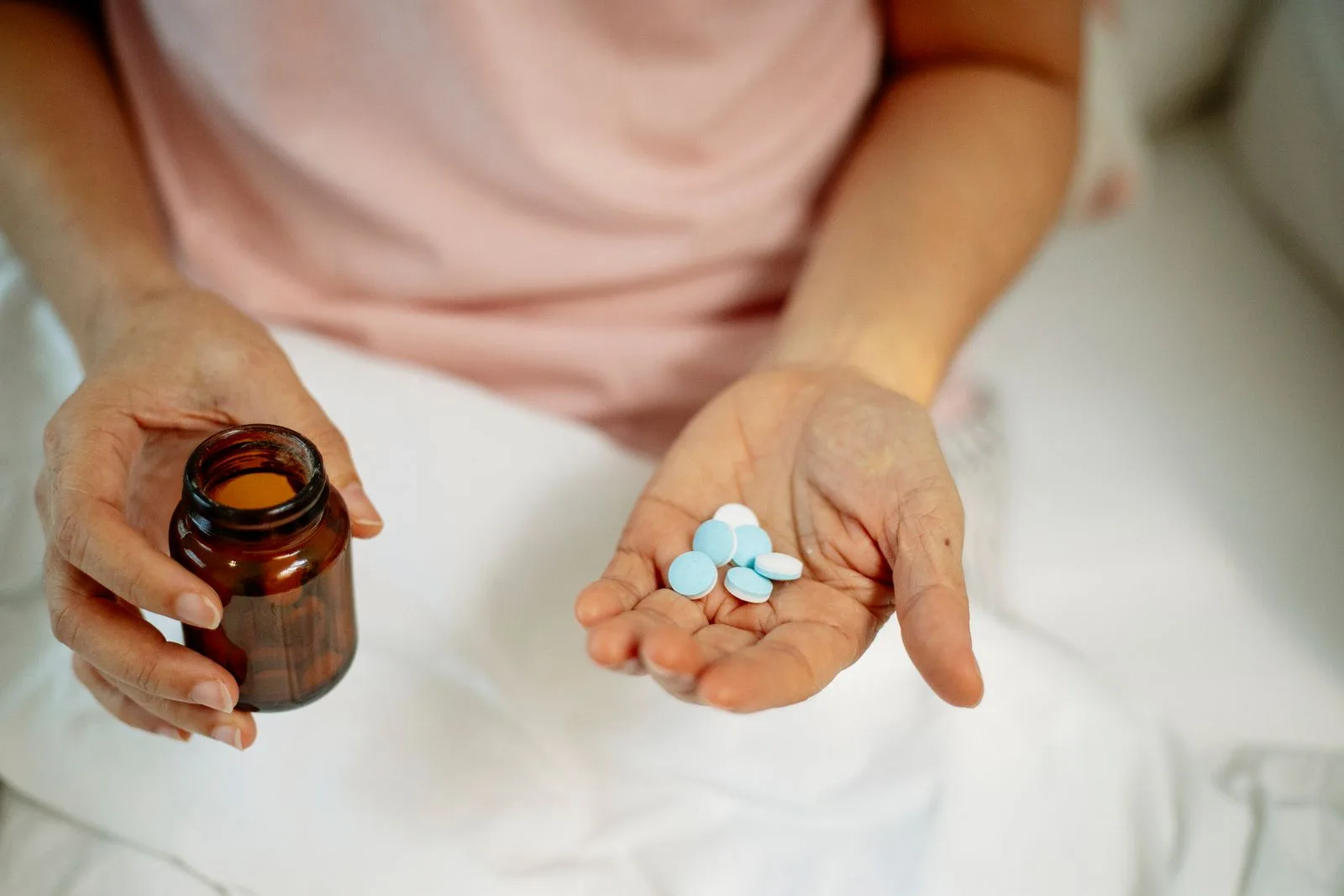 Six Things Employees Should Know about Sleeping Pills illustration