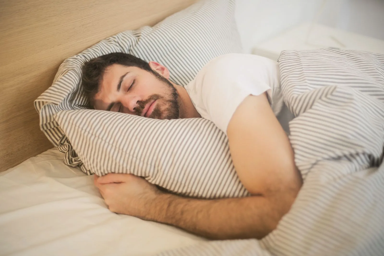 Six Things Employees Should Know about Sleeping Pills illustration