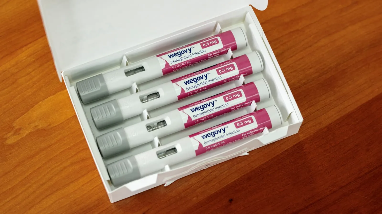 Illustration introducing Quizzify's weight-loss drug lesson on what to know before starting a GLP-1 medication.